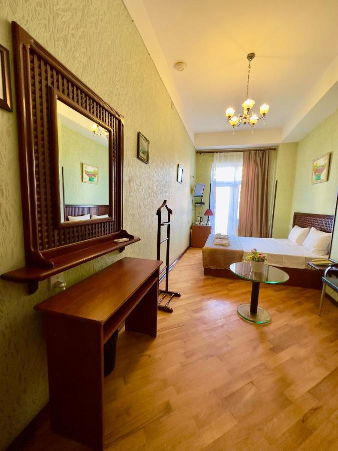 Nur Hotel & Terrace Cafe Баку Экстерьер фото