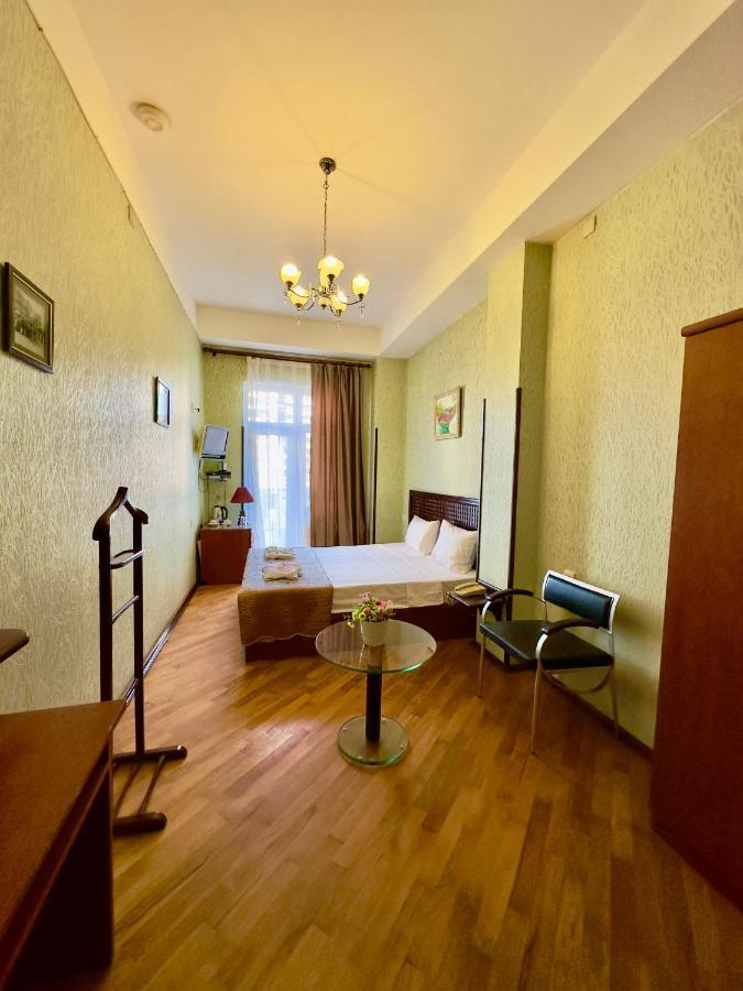 Nur Hotel & Terrace Cafe Баку Экстерьер фото